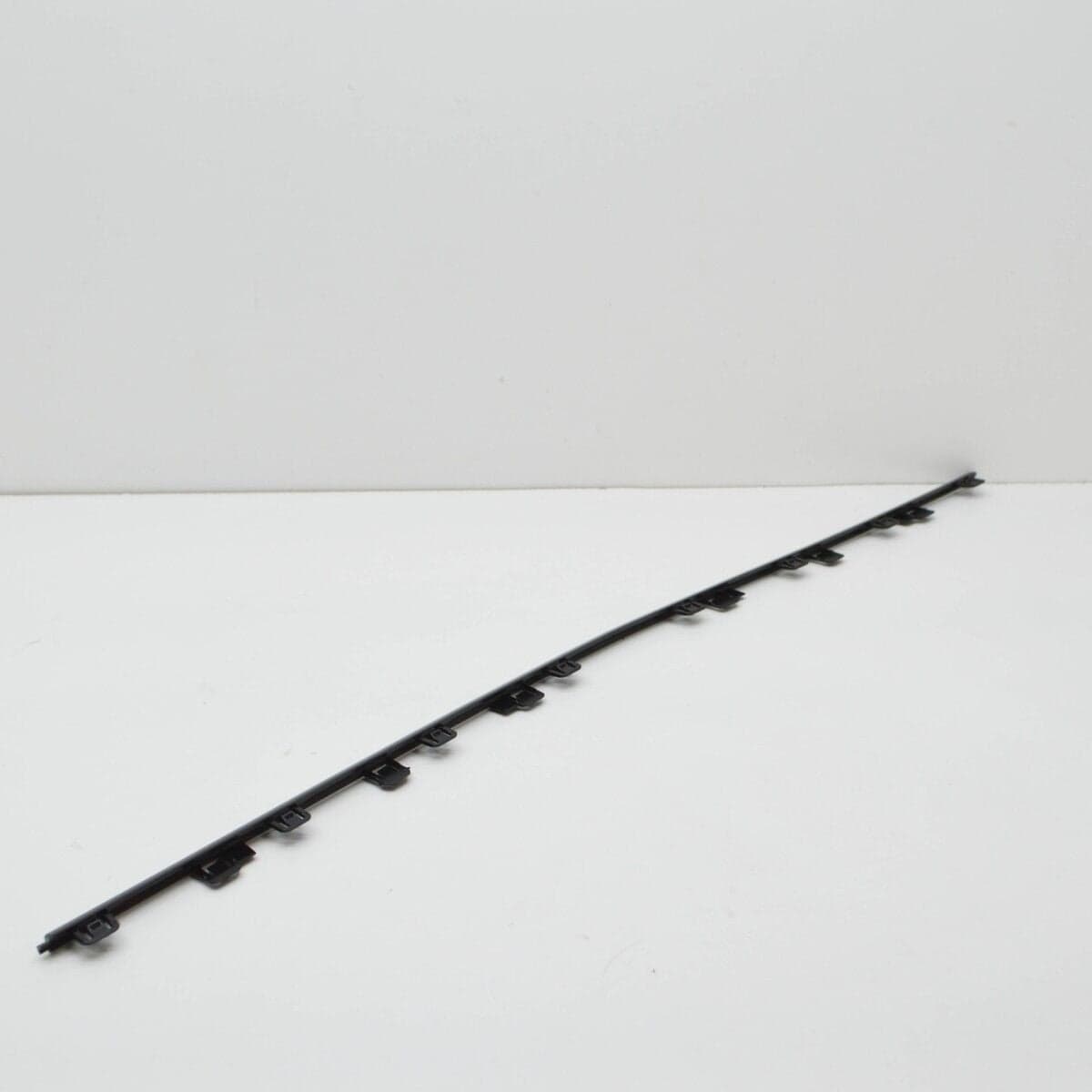 Mercedes C Serisi W206 Tampon Çıtası Ön Orta Siyah Amg 2021 | ITHAL A2068855802